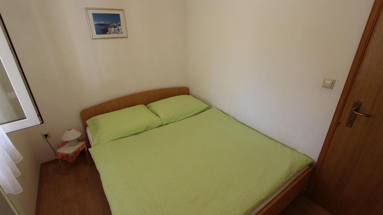Apartments Serbecic Malinska Buitenkant foto